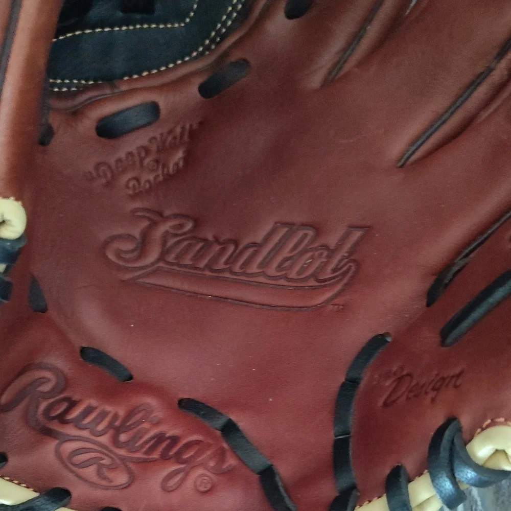 Rawlings Brown and Black Baseball Glove - Picture 3 of 6